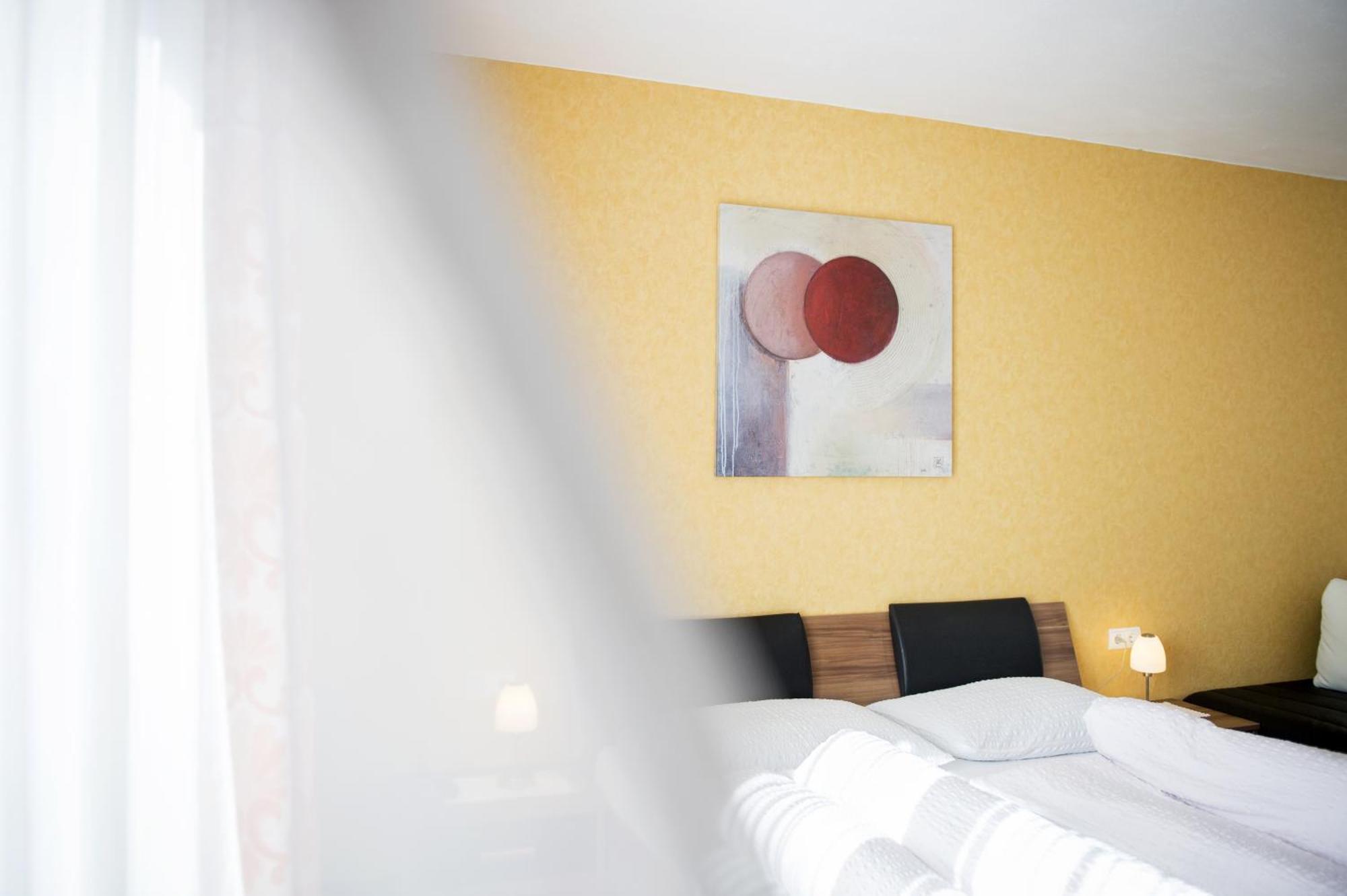 Sonnenberg Hotel Silandro Room photo